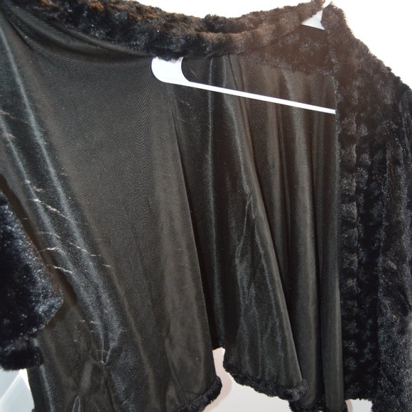 Black Textured Velvet Cape - Picture 6 of 8